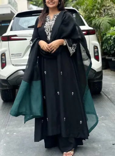 Black Embroidered Kurta set
